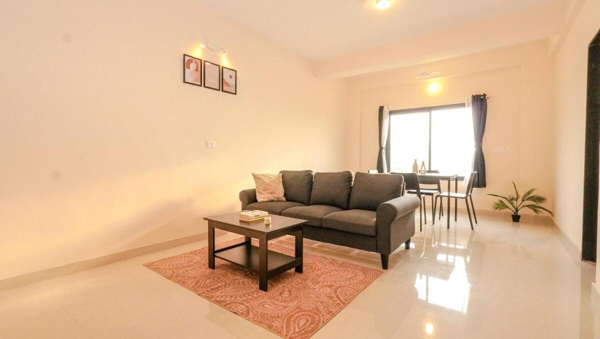 Furnished 2 Bhk Near Kharadi With High Speed Wi-fi * Pune
