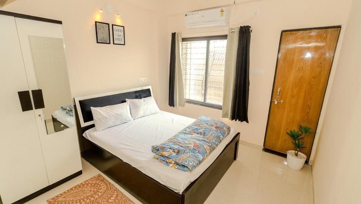 Furnished 2 Bhk Near Kharadi With High Speed Wi-fi Pune