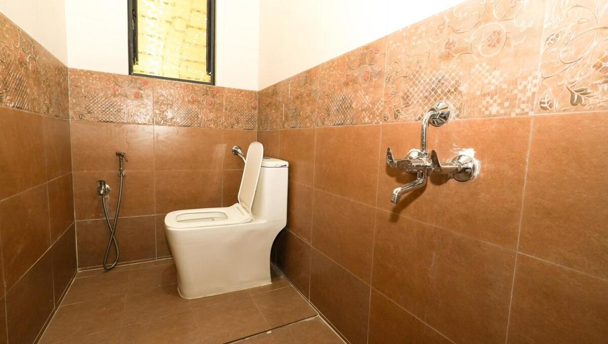 Apartment Furnished 2 Bhk Near Kharadi With High Speed Wi-fi *