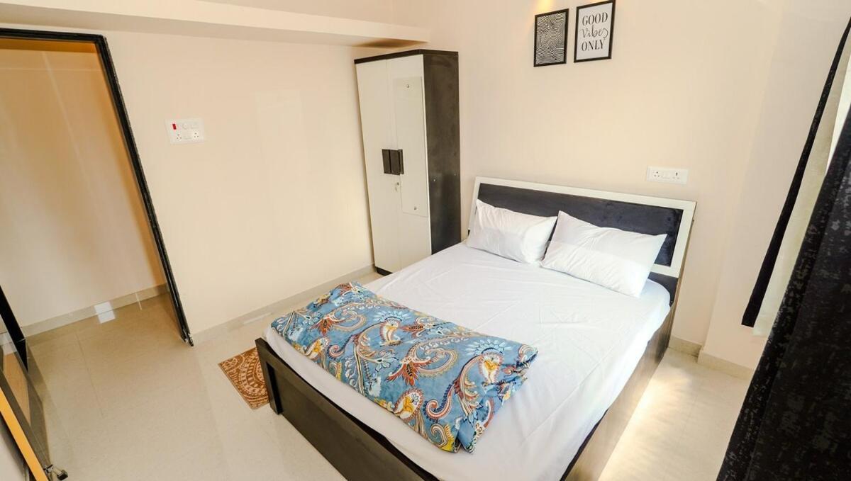 Furnished 2 Bhk Near Kharadi With High Speed Wi-fi Apartment Pune