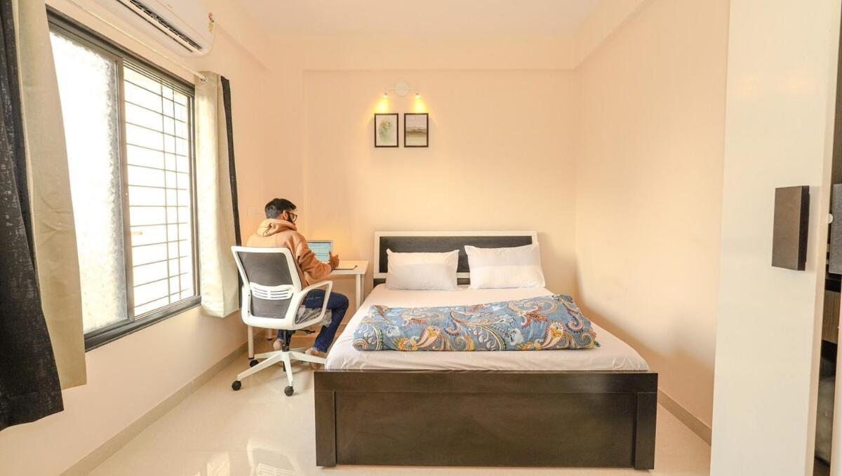 Furnished 2 Bhk Near Kharadi With High Speed Wi-fi Pune