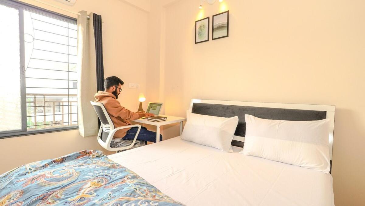 Furnished 2 Bhk Near Kharadi With High Speed Wi-fi Apartment
