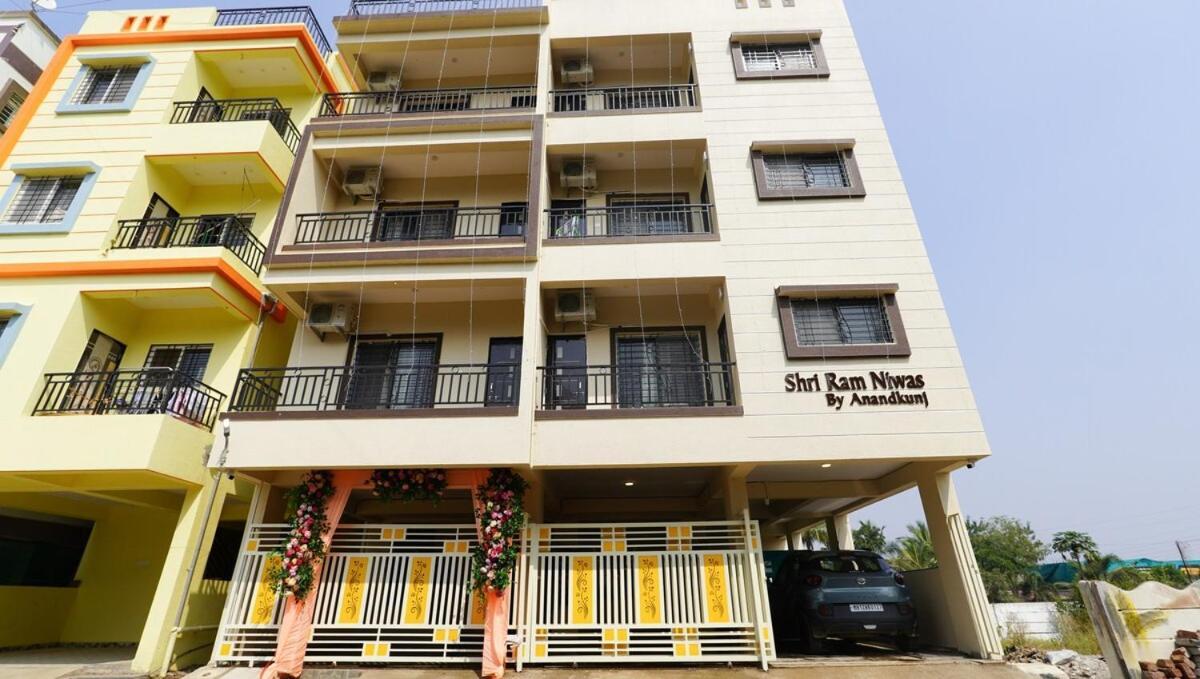 Furnished 2 Bhk Near Kharadi With High Speed Wi-fi * Pune