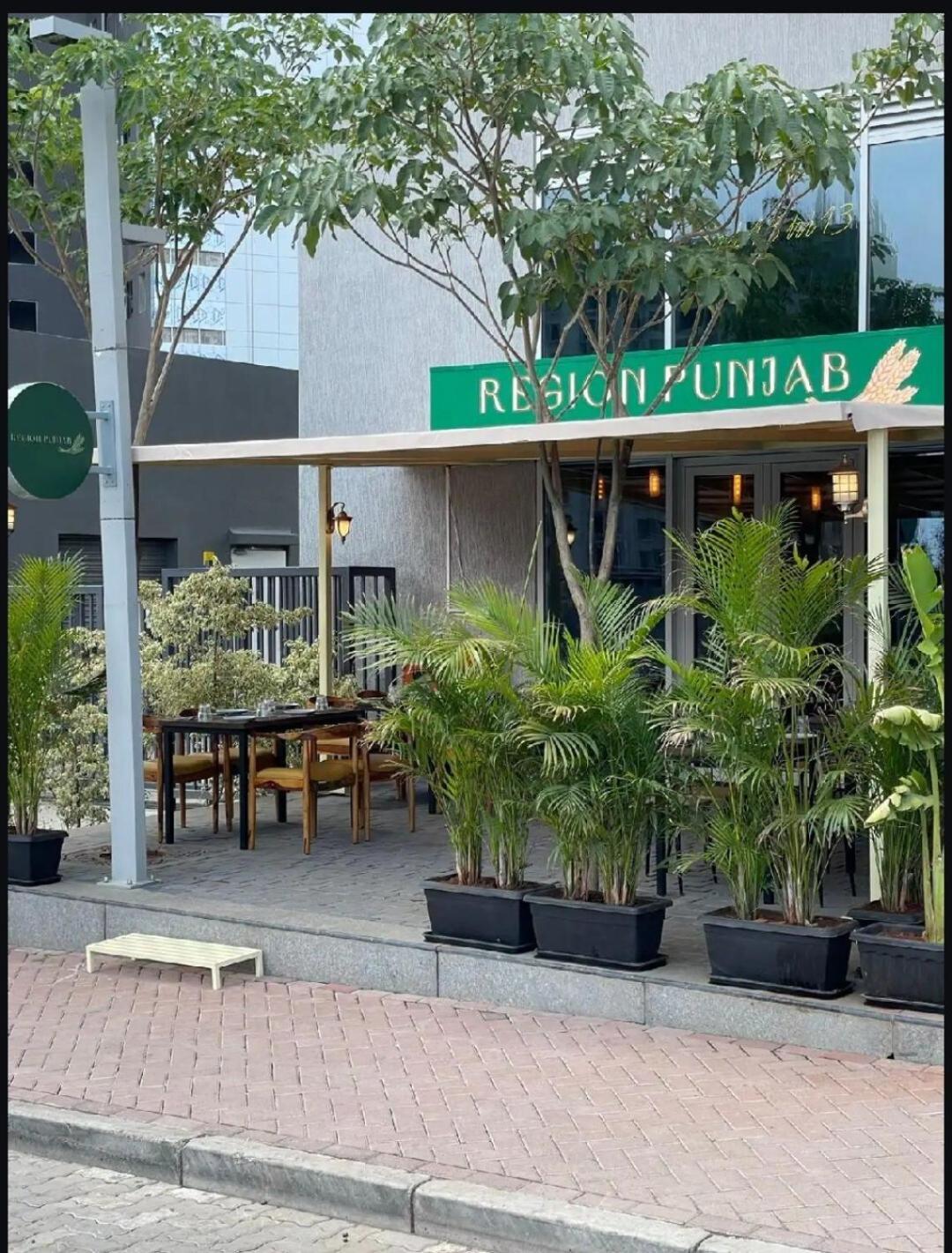 Apartment Furnished 2 Bhk Near Kharadi With High Speed Wi-fi *