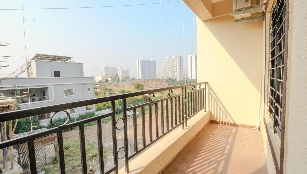 Apartment Furnished 2 Bhk Near Kharadi With High Speed Wi-fi