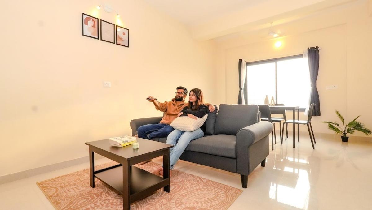 Apartment Furnished 2 Bhk Near Kharadi With High Speed Wi-fi